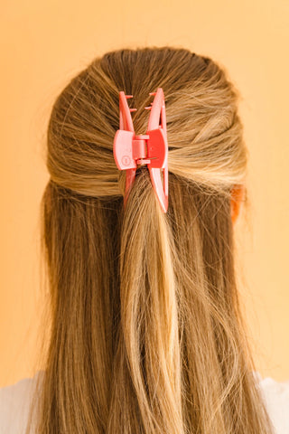 Open Calming Coral Medium Claw Hair Clip